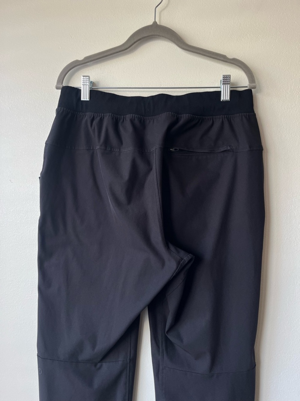 Lululemon ABC Jogger 30"
Black - Picture 7 of 13